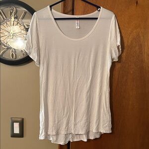 LuLaRoe Off White Short Sleeve Women's Tee Medium